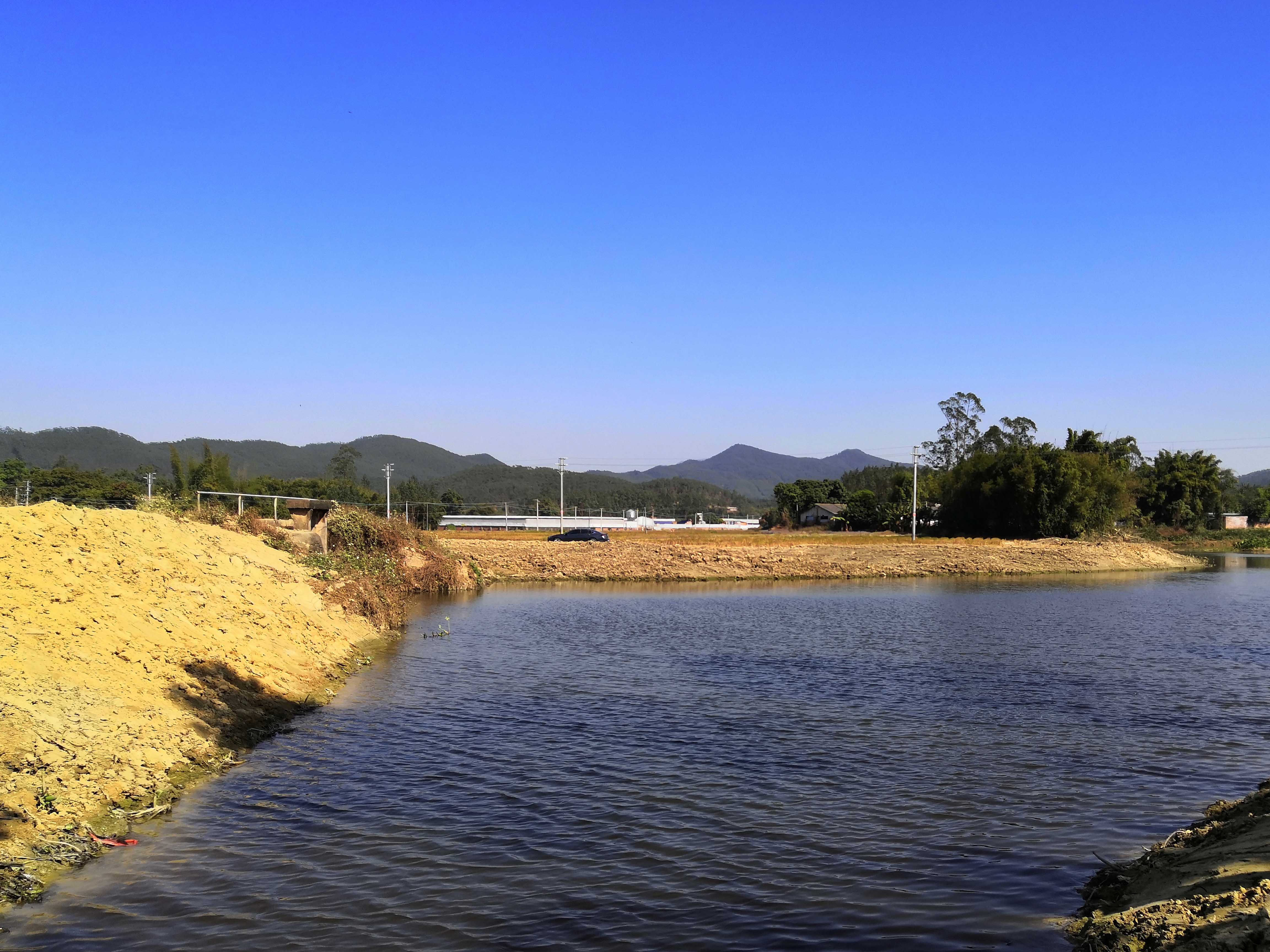 清漂清淤后的麗洞水沙塘鎮麗新石龍坡頭河段.jpg